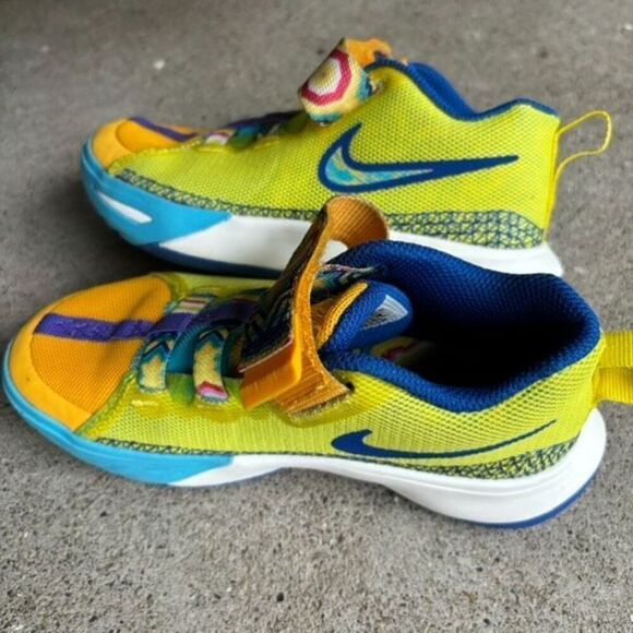 Nike Kyrie Flytrap Kaleidoscope Size 13C DQ8093-700 Sneakers - Picture 5 of 9